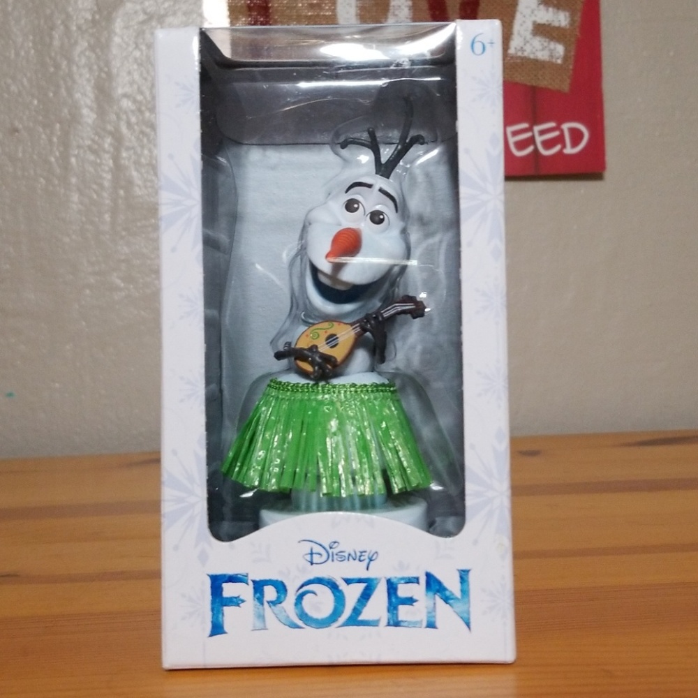 Olaf bobblehead